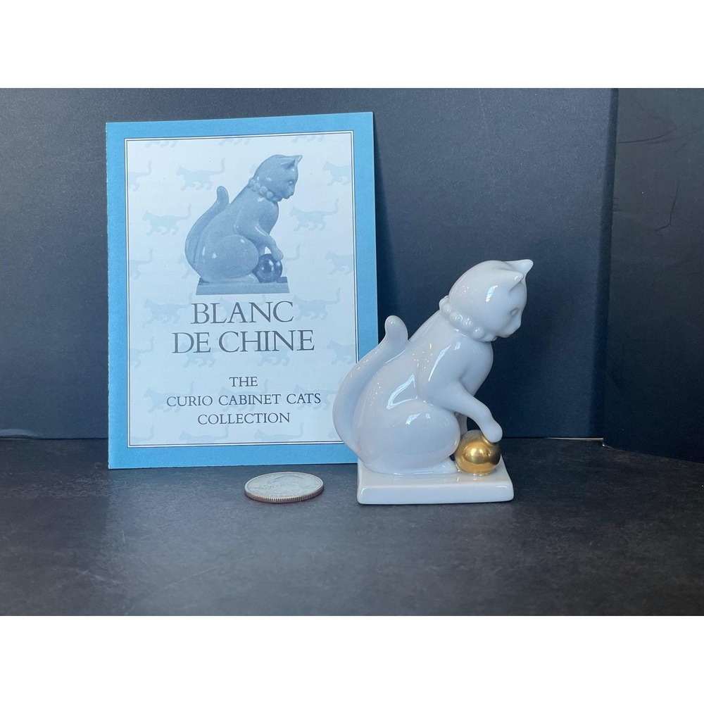 Franklin Mint Blanc de Chine Porcelain Cat Figurine Gold Ball Curio Cabinet 1988